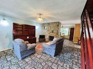 Lounge- click for photo gallery